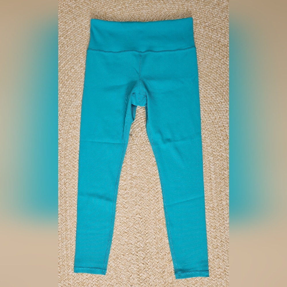 Athleta Elation Rib Tight Size L